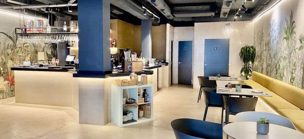 Beachfront Bar Cafeteria in Palmanova with Terrace – Leasehold (Traspaso) — 2