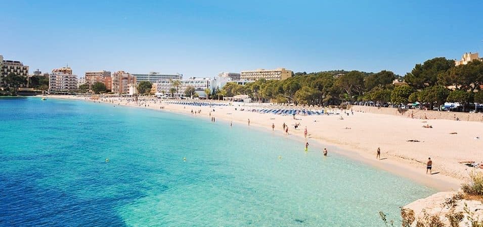 Beach Restaurant front line to the Sea in Palma Nova Calvia – Leasehold (Traspaso)