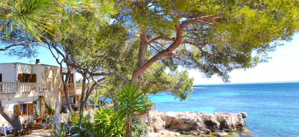 Villa for Sale with Direct Sea Access in Son Caliu