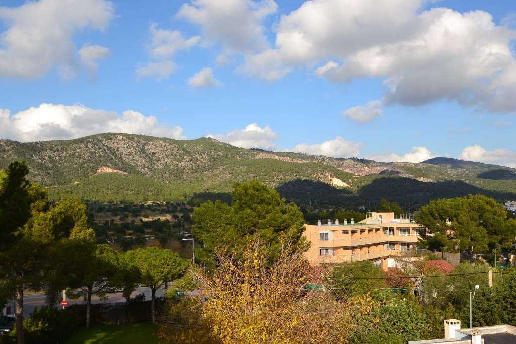 Villa with Separate Apartment for Sale in Palmanova Mallorca